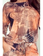 13-168 Sportovní šaty s kapsami a vázáním - měděný vzor s nápisy