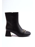 Černé kotníkové boty Adinah na vysokém podpatku s ozdobou Černé kotníkové boty Adinah na vysokém podpatku s ozdobou