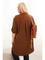 Dámská košilová šaty Plus Size s delším zadním dílem a ohrnutým rukávem tmavě camelová