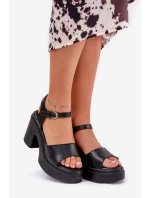 Dámské sandály na masivním podpatku a platformě z eko kůže černé Korlevia