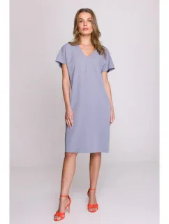 S392 Šaty uvolněného střihu s výstřihem do V - holubičí šedá
