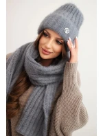 Dámská souprava čepice a dlouhý šátek z měkké příze tmavě šedý Dámská souprava čepice a dlouhý šátek z měkké příze tmavě šedý
