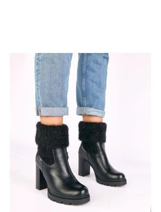 Boty na podpatku  model 221642 Solea