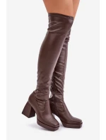 Přiléhavé kozačky nad kolena na podpatku tmavě hnědé Sanniraen