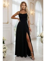 589-5 Maxi šaty bez ramínek s korzetovým zavazováním na zádech a rozparkem - černé 589-5 Maxi šaty bez ramínek s korzetovým zavazováním na zádech a rozparkem - černé