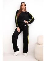 Dámský teplákový komplet Masełko s lampasy a volnou mikinou černý