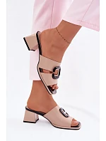 Dámské pantofle s výřezem a přezkou na podpatku Vinceza 62284 Béžové Dámské pantofle s výřezem a přezkou na podpatku Vinceza 62284 Béžové