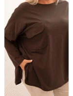 Dámská blůza Plus Size s bavlnou, kapsou a ohrnovacími rukávy hnědá