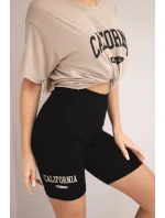 Dámský komplet s volnou blůzou a přiléhavými šortkami béžový