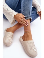 Lesklé dámské pantofle béžové Geraja