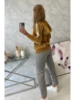 Hořčicová velurová mikina s kapucí Hořčicová velurová mikina s kapucí