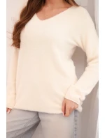 Svetr dámský z měkké pleteniny s dekoltem do V ecru