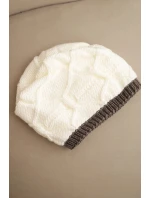 Dámská zimní čepice z vlny s proplétaným vzorem K443 ecru