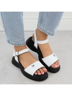 Dámské kožené sandály na hrubé podrážce s motýlím vzorem bílé Filippo DS6811