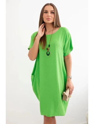 Šaty s kapsami a přívěskem zelená jasná