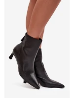 Dámské kotníkové boty z přírodní kůže na podpatku D&A CR52-661 Černé