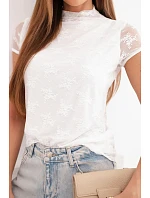 Dámská viskózová krajková halenka s krátkým rukávem a polorolákem bílá Dámská viskózová krajková halenka s krátkým rukávem a polorolákem bílá