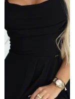 589-5 Maxi šaty bez ramínek s korzetovým zavazováním na zádech a rozparkem - černé 589-5 Maxi šaty bez ramínek s korzetovým zavazováním na zádech a rozparkem - černé