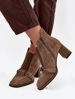 Dámské kotníkové boty z přírodního semiše na podpatek Artiker 57C0221 béžové