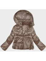 Krátká dámská bunda v karamelové barvě s odepínací kapucí S'West (B8228-101) Krátká dámská bunda v karamelové barvě s odepínací kapucí S'West (B8228-101)