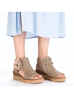 Dámské pohodlné sandály s pletenou platformou béžové Rieker 63791-60