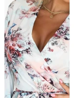 297-3 CAROLINE Vzdušné šaty s obálkovým výstřihem a volánky - barevné květy
