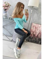 Halenka s véčkovým výstřihem mátová