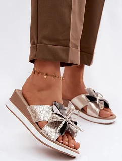 Kožené nazouváky na platformě s dekorativním květem S.Barski GR61-5989 Zlaté