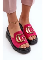 Dámské Sandály Z Eko Semiše Na Klínu A Platformě Se Zlatou Dekorací Vinceza 58295 Fuchsie Dámské Sandály Z Eko Semiše Na Klínu A Platformě Se Zlatou Dekorací Vinceza 58295 Fuchsie