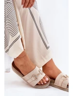 Dámské Klapky Na Platformě Se Zlatou Dekorací A Brilantem Béžové Morisela