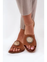 Zazoo 2938 Kožené Pantofle Na Plochém Podpatku S Dekorací Camel