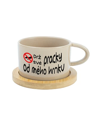 DRŽ SVÉ PRACKY OD MÉHO HRNKU - krémový hrníček makronka 200 ml DRŽ SVÉ PRACKY OD MÉHO HRNKU - krémový hrníček makronka 200 ml