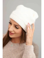 Dámská zimní čepice z vlny s ozdobným vzorem K451 ecru