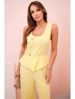 Dámská kombinéza bez rukávů s širokými nohavicemi a ozdobnými knoflíky žlutý