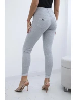 Bavlněné kalhoty se zirkony na zadních kapsách šedý Bavlněné kalhoty se zirkony na zadních kapsách šedý