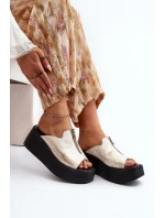 Zazoo 2916 Dámské žabky na masivní platformě se zipem zlaté