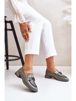 Lakované Dámské Polobotky Na Klínku S Ozdobou Artiker 55C0412 Šedé