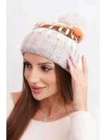 Dámská zimní čepice s vlnou a nápisem s velkým pomponem K422 béžová
