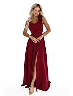 643-9 Elegantní večerní maxi šaty s rozparkem a růžemi – vínové 643-9 Elegantní večerní maxi šaty s rozparkem a růžemi – vínové