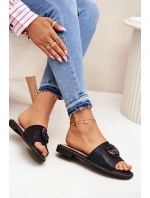 Dámské Pantofle Na Plochém Podpatku S Ozdobným Detalem KV51-007 Černé Dámské Pantofle Na Plochém Podpatku S Ozdobným Detalem KV51-007 Černé