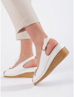Pěkné  sandály dámské bílé na klínku