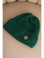 Dámská zimní čepice huňatá s ozdobným knoflíkem zelená