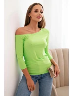 Dámská blůza s odhaleným ramenem z viskózy s 3/4 rukávem světle zelená