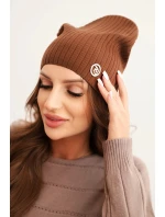 Dámská čepice pruhovaná s ozdobným knoflíkem s přídavkem viskózy a modalu světle hnědá