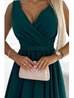 478-3 MAYA Šaty s delšími zády, výstřihem a páskem - BOTTLE GREEN