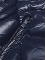 Krátká prošívaná dámská zimní bunda ve švestkové barvě s kapucí J Style (58M23068-4) Krátká prošívaná dámská zimní bunda ve švestkové barvě s kapucí J Style (58M23068-4)