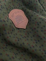 Mikina s kapucí a rozepínáním s drobnými srdíčky v armádním stylu (2316) Mikina s kapucí a rozepínáním s drobnými srdíčky v armádním stylu (2316)