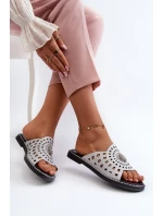 Lesklé dámské žabky na ploché podrážce s ozdobou stříbrné Ebirena