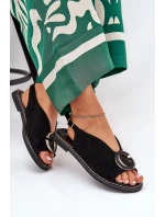 Elegantní Dámské Sandály S Zlatou Ozdobou Na Plochém Podpatku Černé S.Barski KV27-053 Elegantní Dámské Sandály S Zlatou Ozdobou Na Plochém Podpatku Černé S.Barski KV27-053