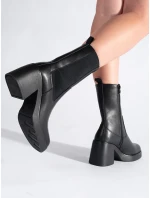 Módní dámské černé kotníčkové boty na širokém podpatku Módní dámské černé kotníčkové boty na širokém podpatku